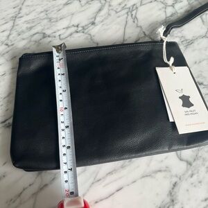 Apple Leather Clutch | Organizer | Black
